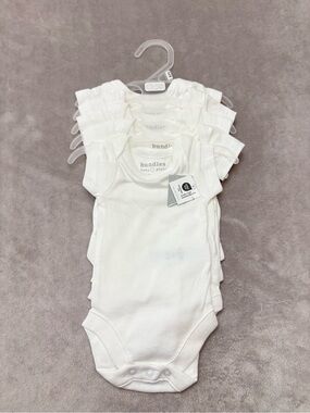 Bundles Baby Place 5 Pack White Newborn Bodysuits 100% Cotton NWT